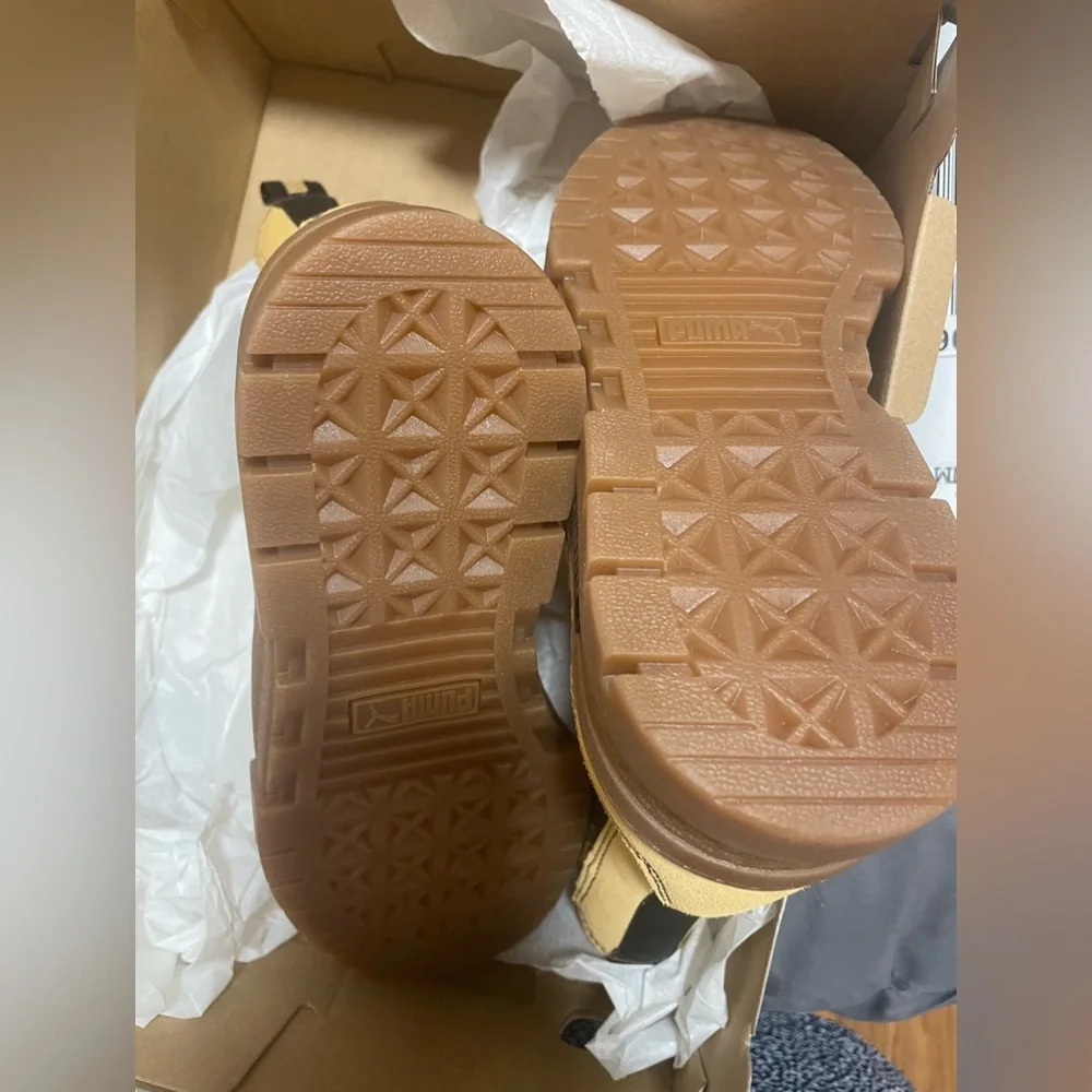 NIB Puma Mayze Chelsea Suede Boots size 7 - Picture 3 of 11